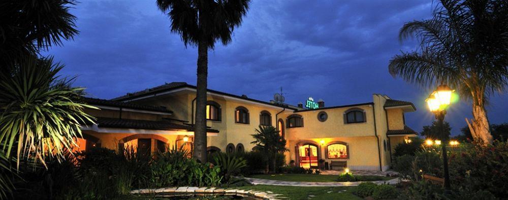 La Locanda Del Cavaliere Borgo Montello Ngoại thất bức ảnh