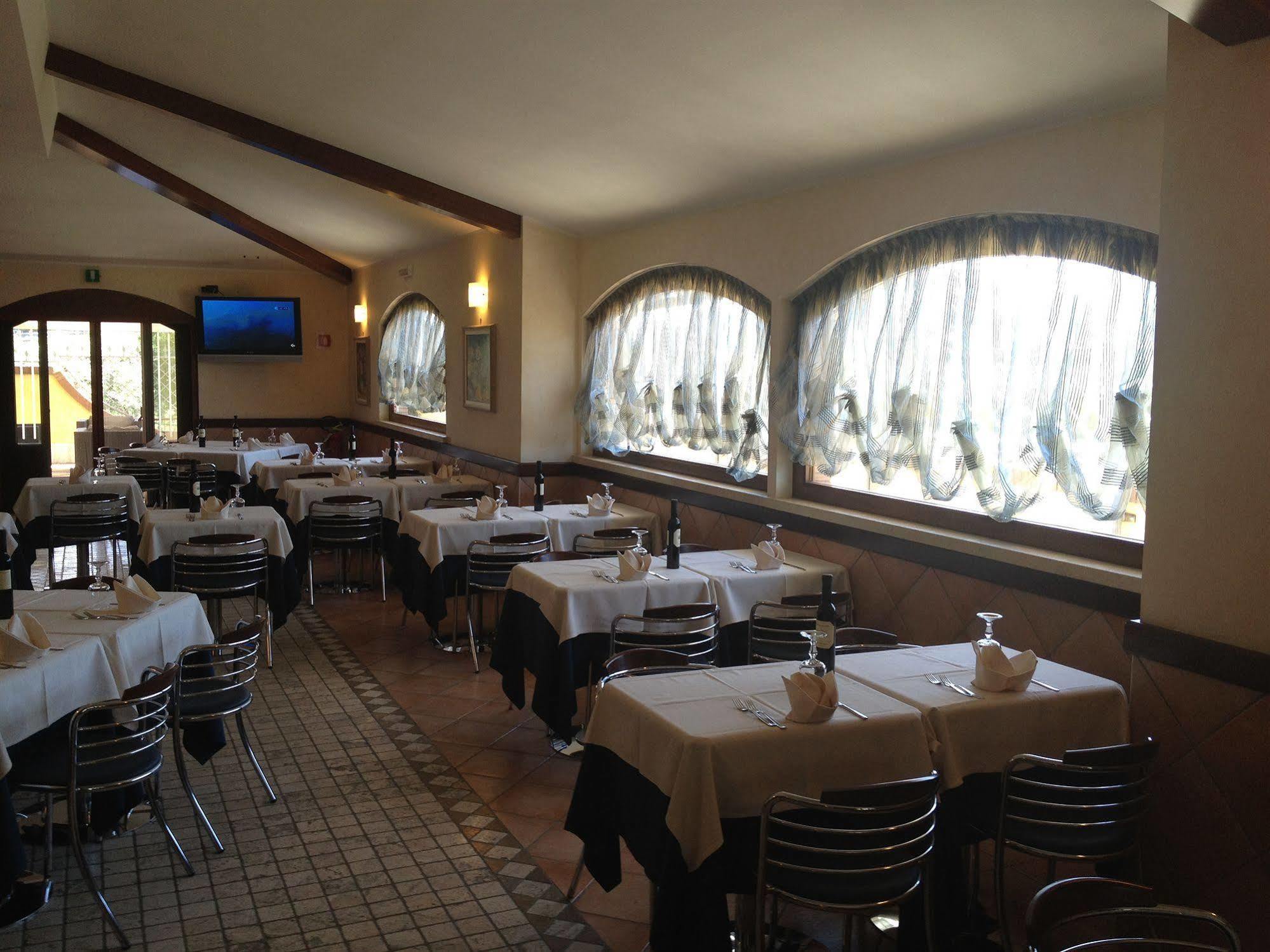La Locanda Del Cavaliere Borgo Montello Ngoại thất bức ảnh
